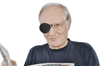 Pirate glasses, in which one eye is closed, effectively improve visual acuity